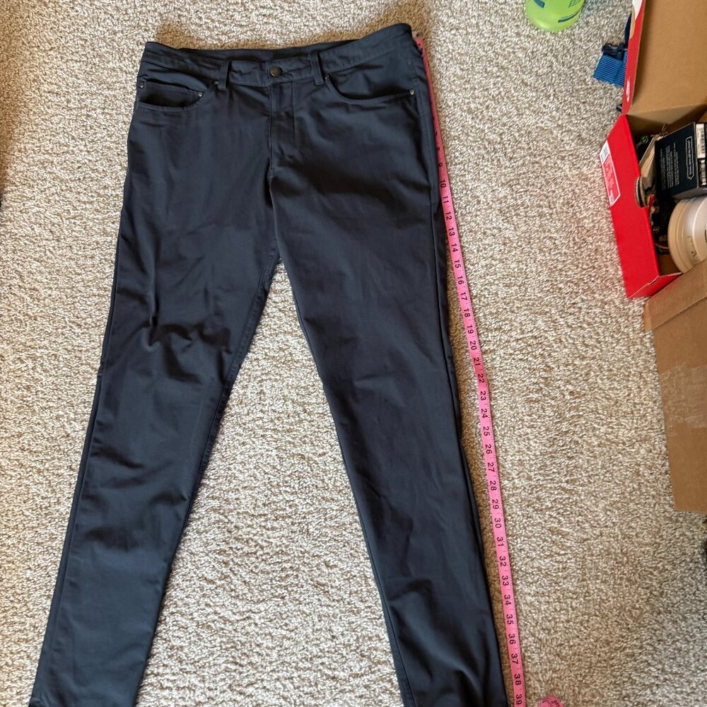 Lululemon ABC Skinny-Fit Pant 33" Warpstreme - Color: Obsidian